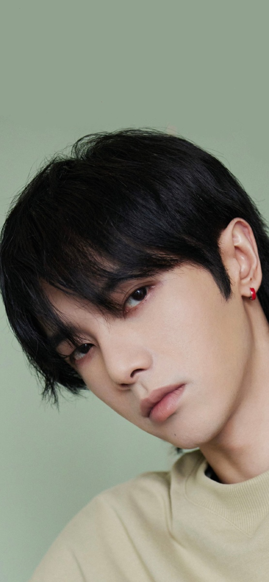 华晨宇4.3.上海活动照片壁纸来啦