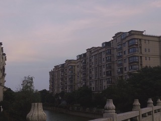 1042753
