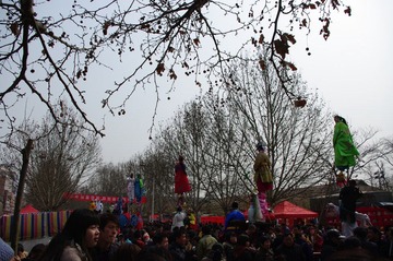 古会期间，万人空巷