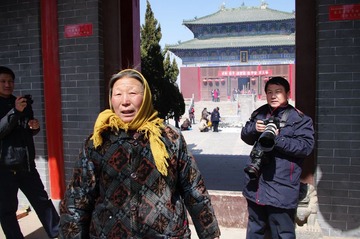 南乐吴村仓颉庙仰圣门前