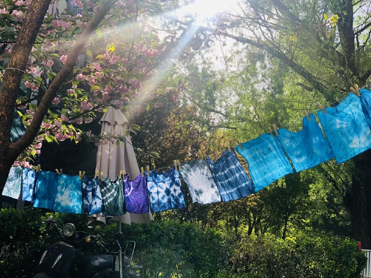 扎染晾晒非常的漂亮