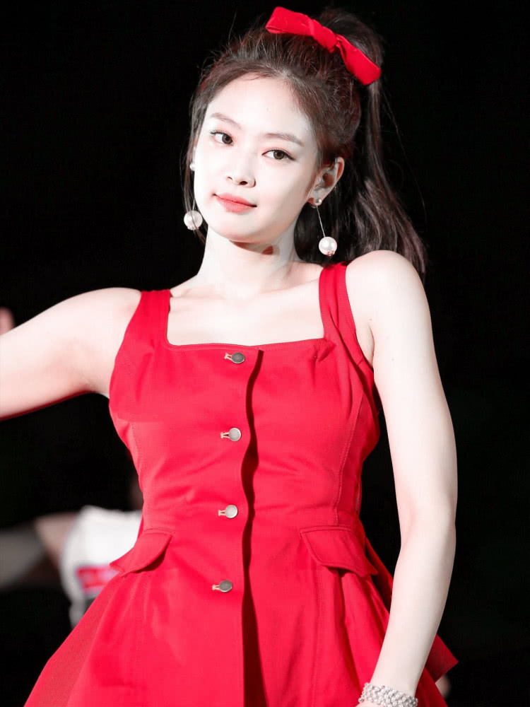 blackpink787878ヾ0763哇787878今日份红色jennie