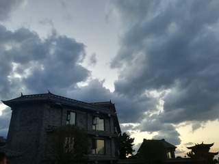 988104