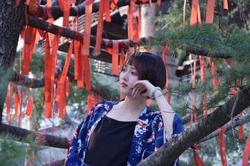 001