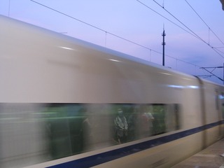 1371645