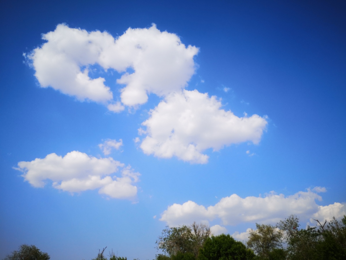 原来在开心的时候就连云朵都是爱你的形状美食配蓝天72开森