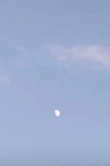 923840