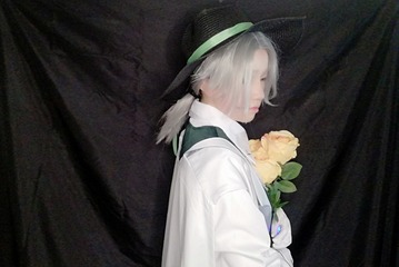 1857043