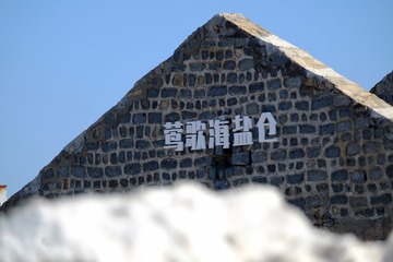 1617316