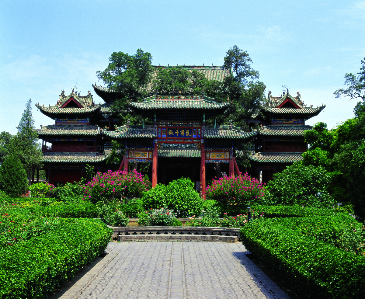 河东关帝庙关帝也称武圣人坐落在山西运城