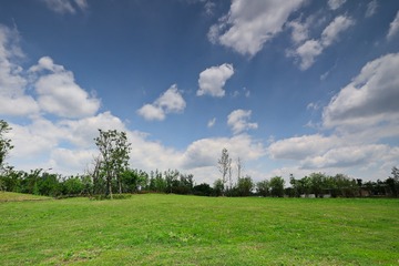 810435