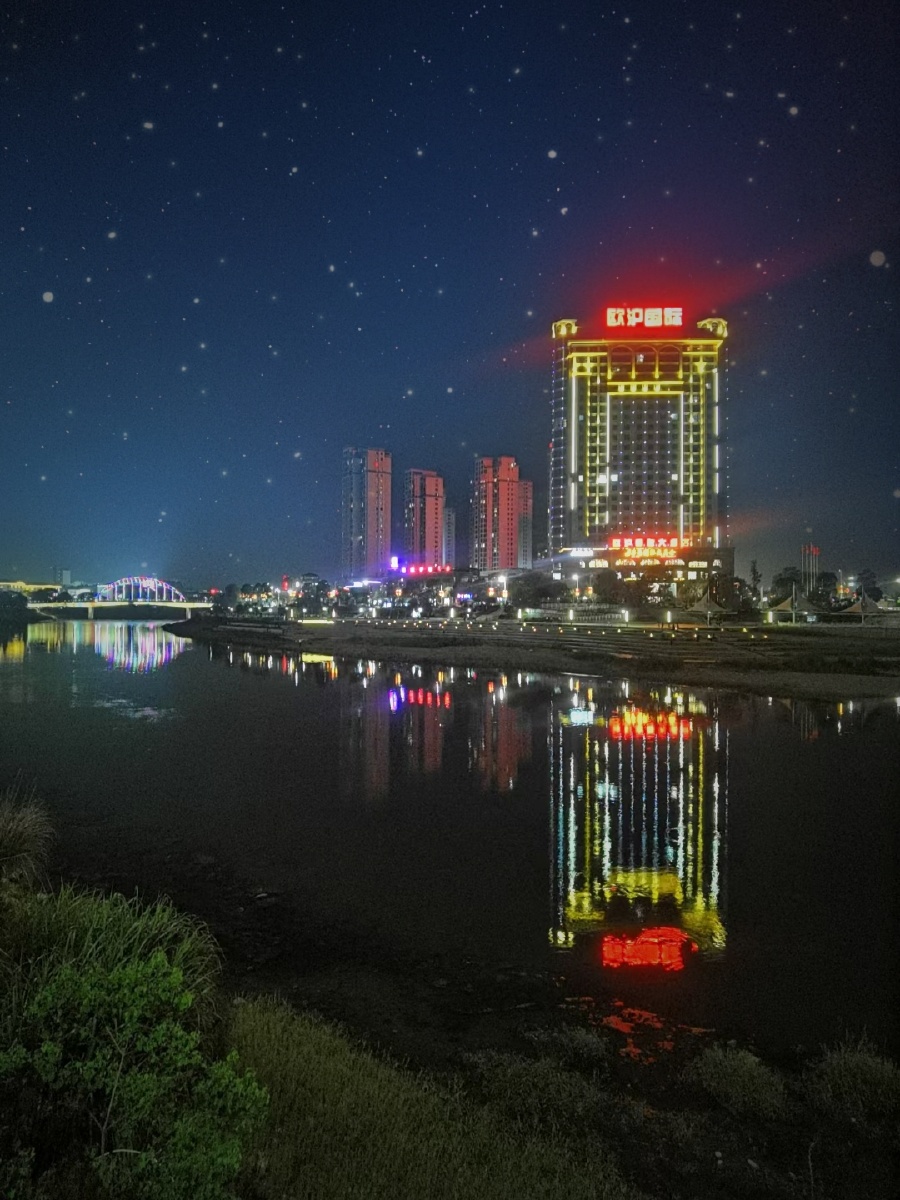 光泽是福建省19个边界县(市)之一,是鹰厦铁路进入福建的第一个县,是