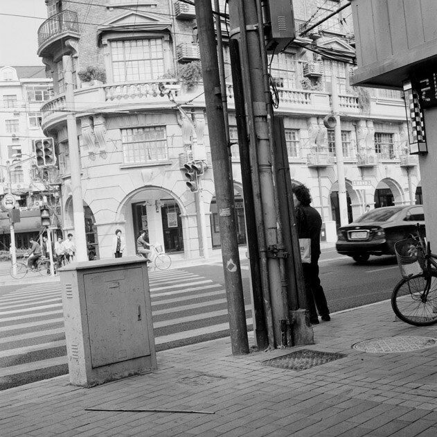 0051<br />
武康路-淮海路口&lt;br /&gt;<br />
很有电影场景感觉