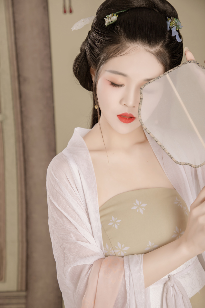 唐婉古装汉服写真