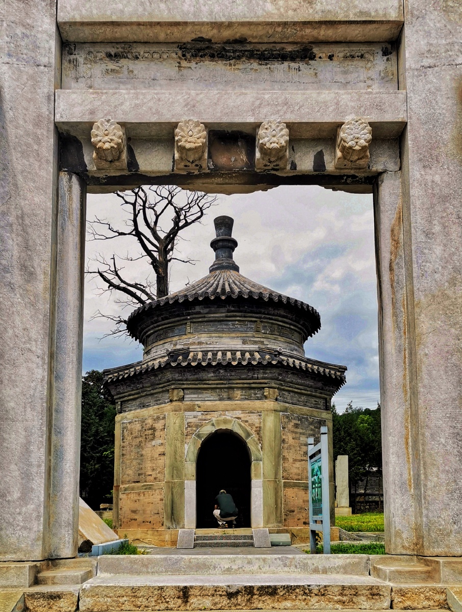 手机随拍田义墓