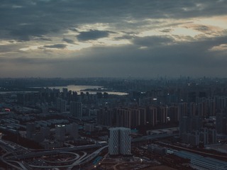 551