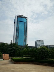 1184929
