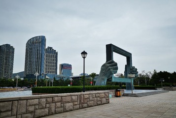 1129008