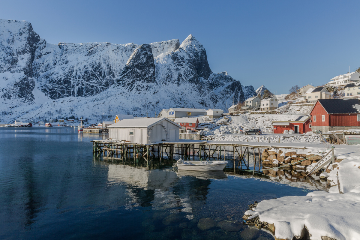 北极著名旅游胜地罗弗敦群岛西沃格岛风光