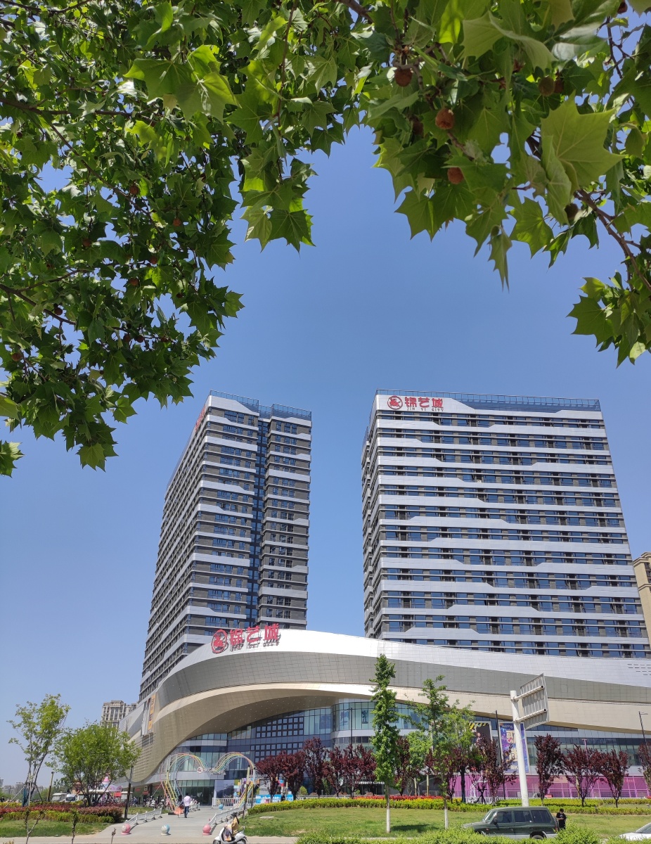 中国百强镇之龙湖核心地带大商场锦艺城汇集了大郑州70万人口人杰地灵