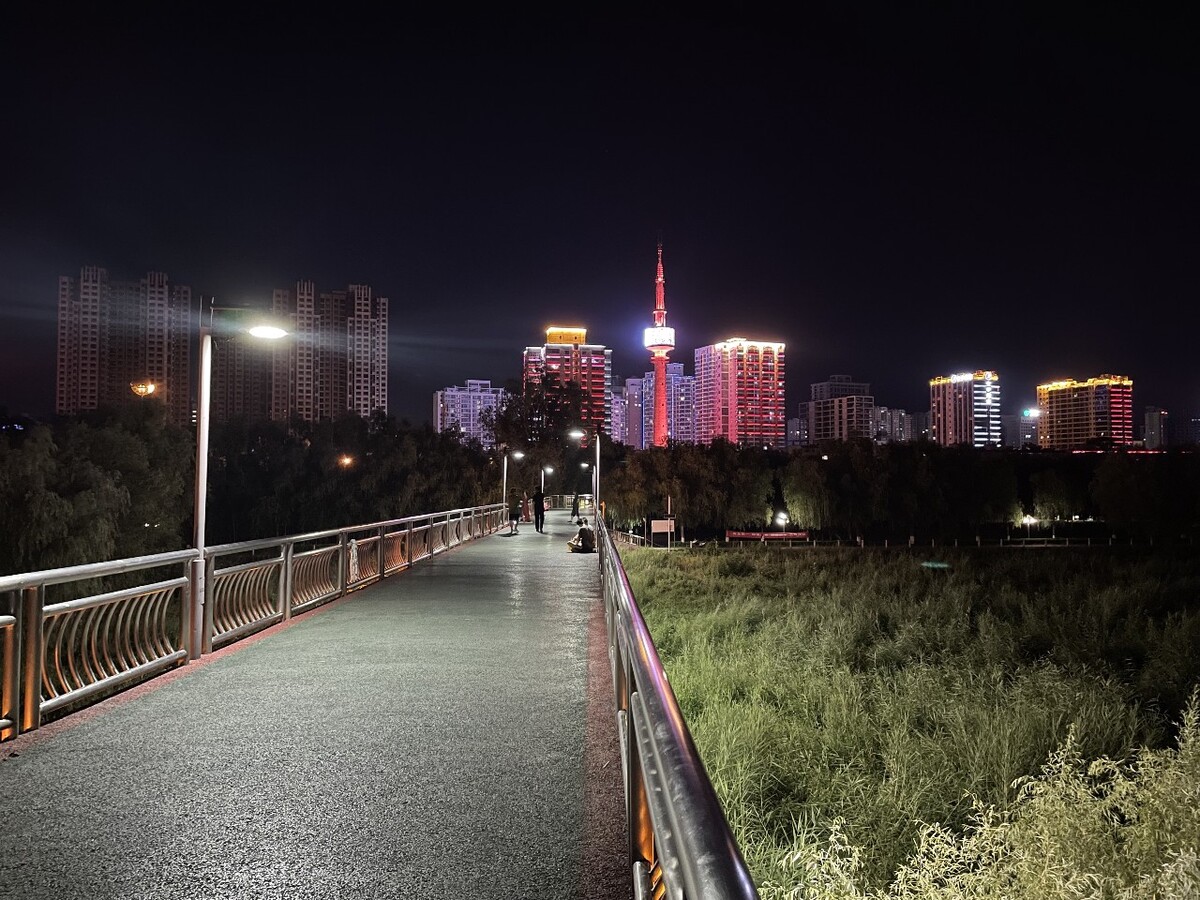 陕西省宝鸡市渭滨区渭河公园夜景随拍