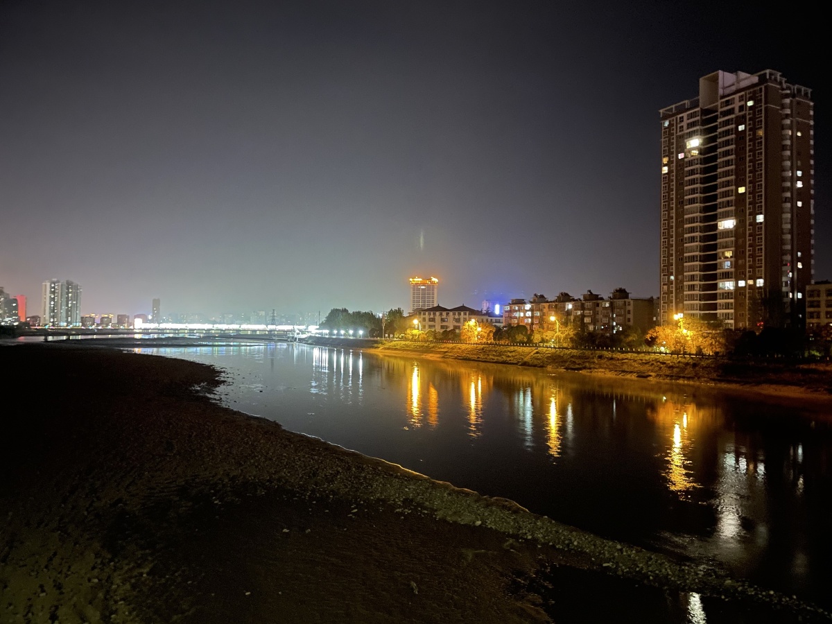 陕西省宝鸡市渭河夜景