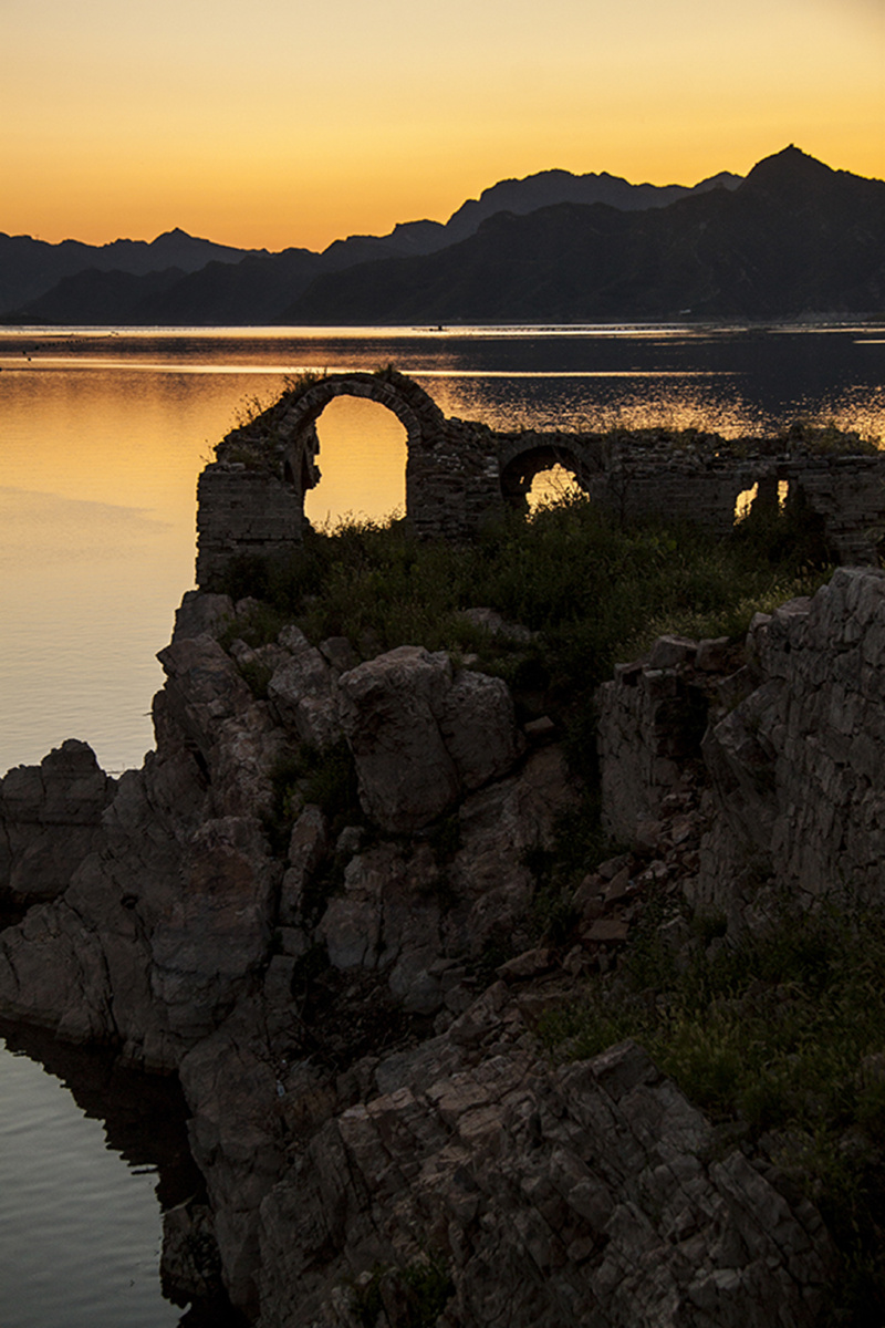 消失的水下长城:水下长城,位于河北省迁西县北部,自古为兵家必争之地.