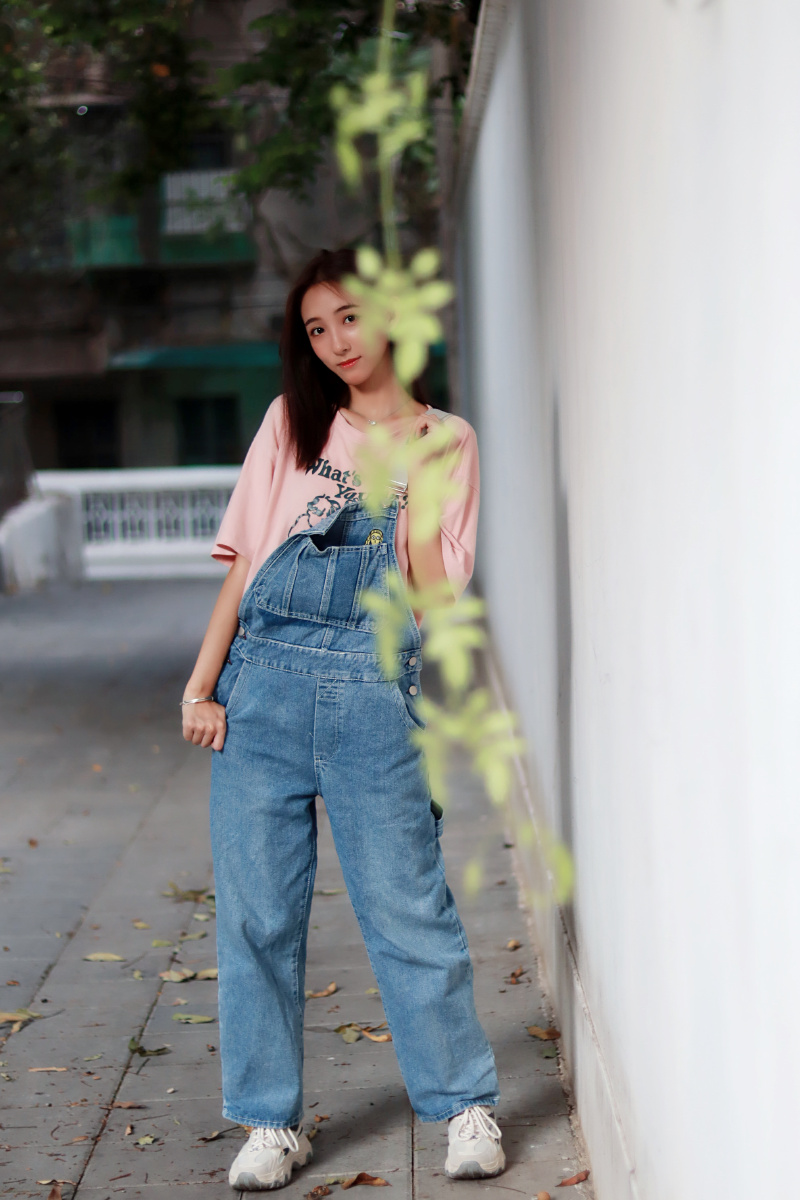 牛仔女孩与华侨新村的激情碰撞