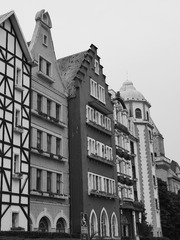 2008620