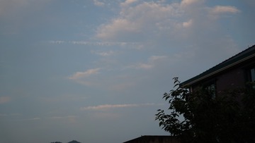 5576467
