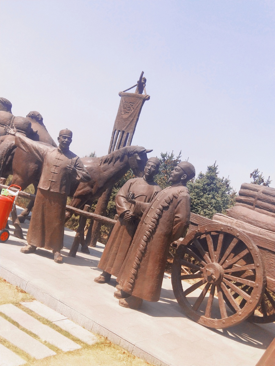 这是张家口市的张库大道也是清朝商犯到外蒙做生意的必经走的路