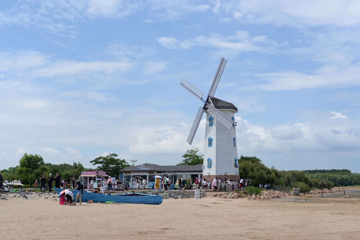 感谢夏天刚好在海边有沙滩有海有风车有船