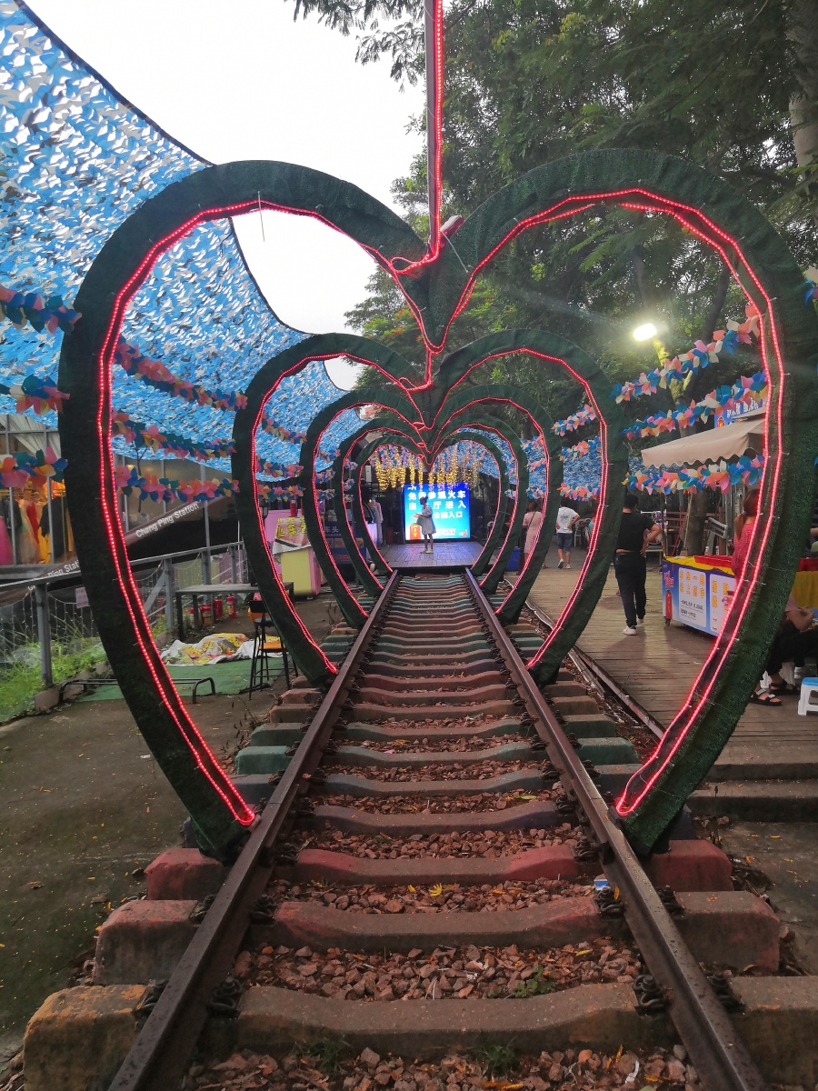 东莞市常平镇铁路公园!适合早晨起来跑步,打球的好地方!