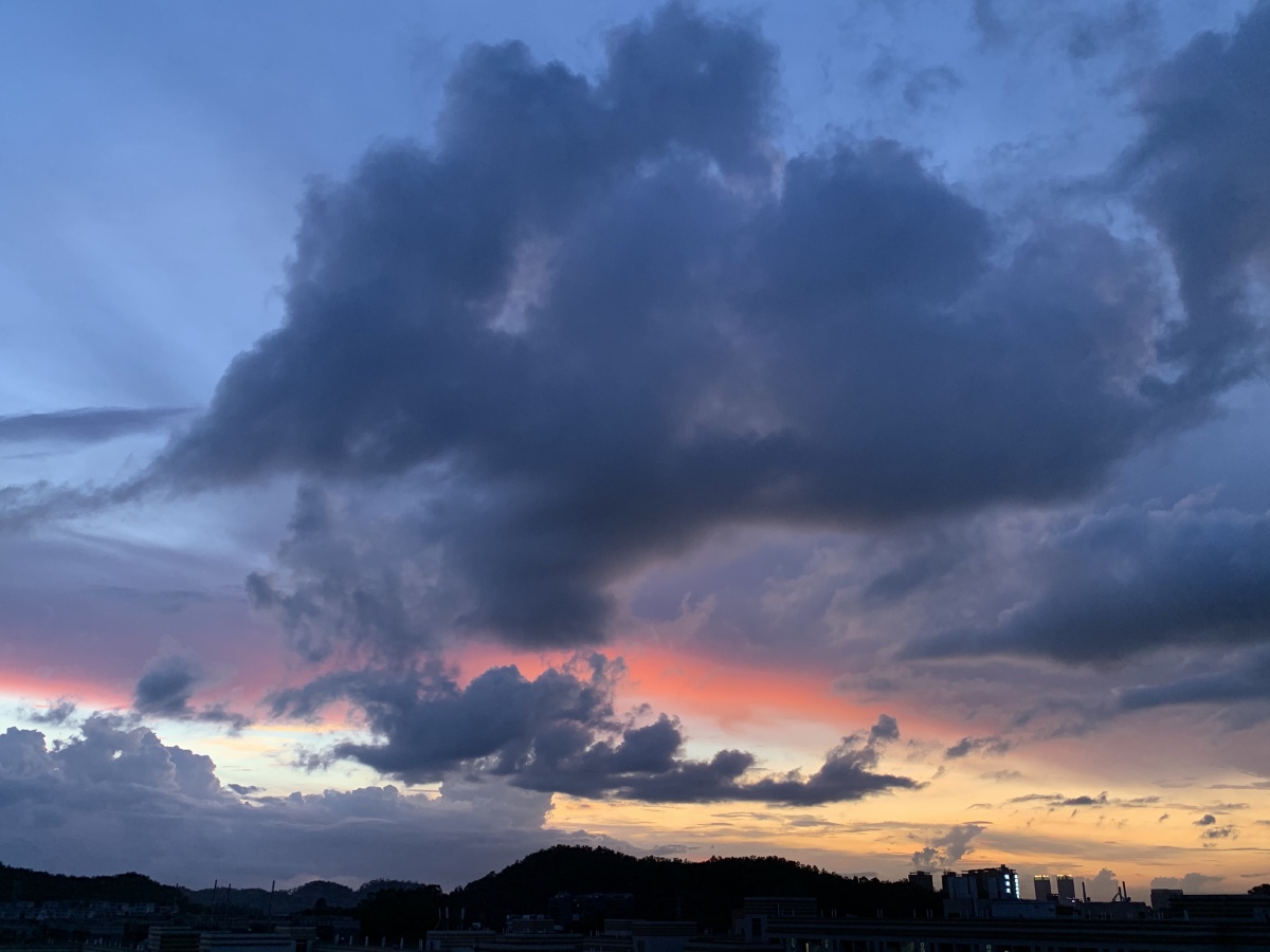 傍晚是天空的温柔