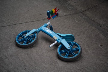 83674