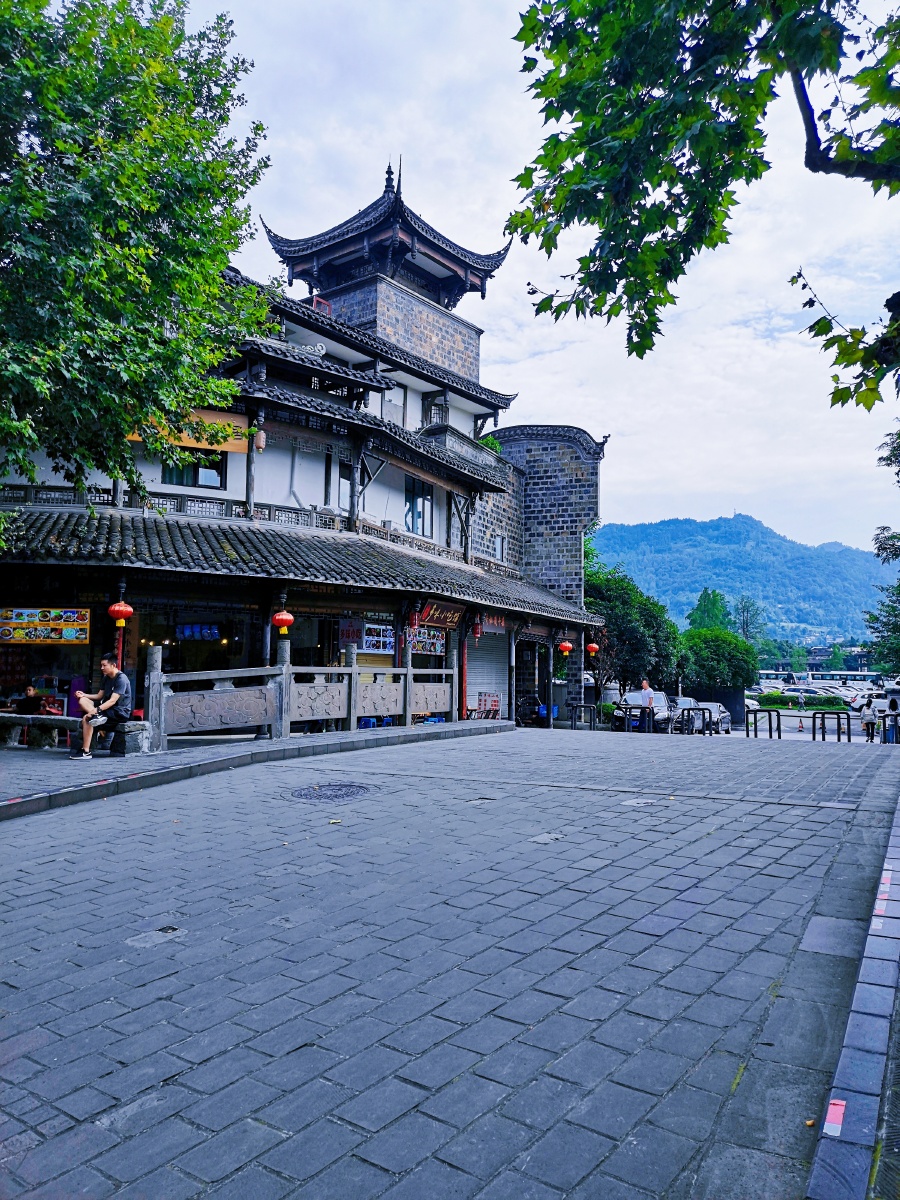 拜水都江堰都江堰市的古镇也是别具一格