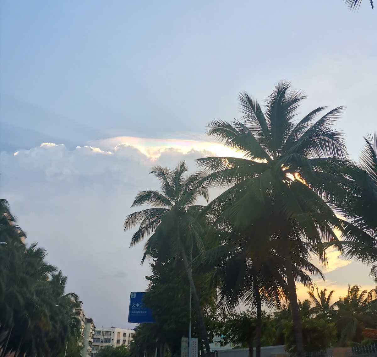 海南夏天午后彩虹