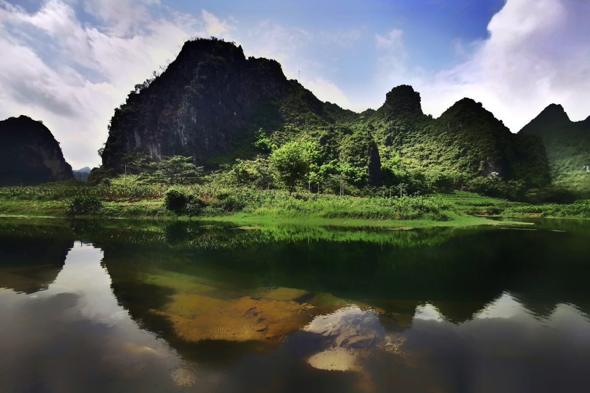 山光水色怡人景