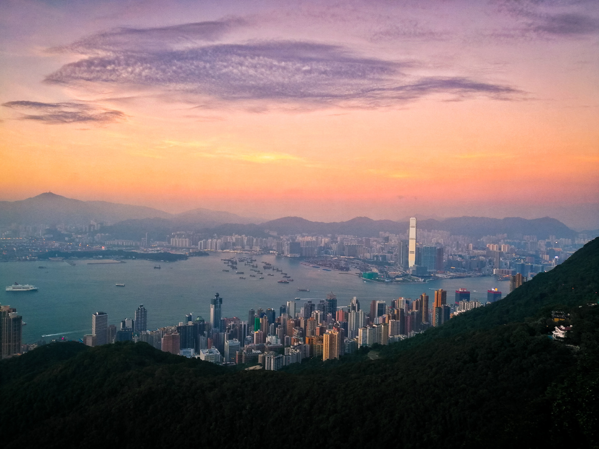 香港西高山山顶拍的维港