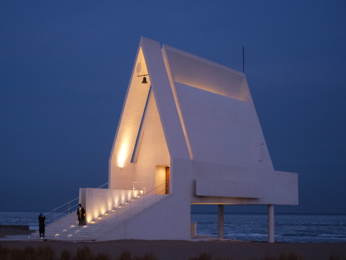 阿那亚诗与远方礼堂白色建筑的永恒与纯净圣神与留白在零下十几度一片