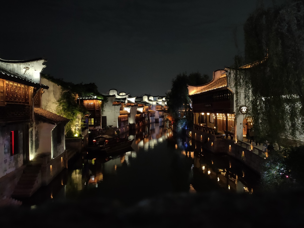 嘉兴的月河夜景