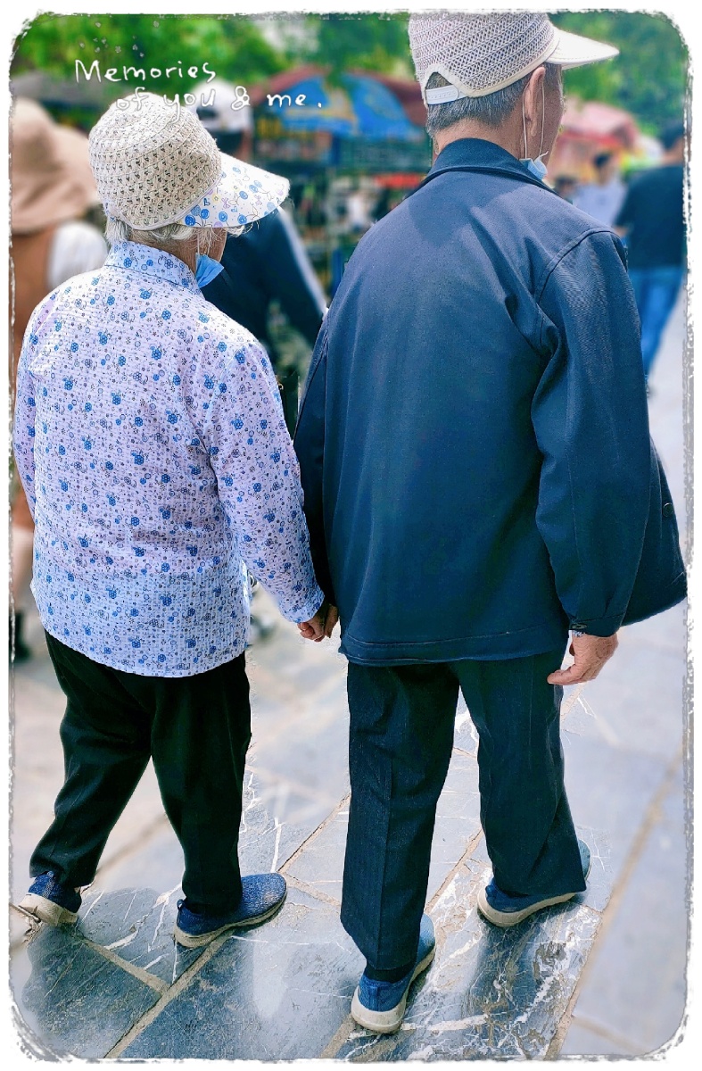 偶然间拍到的老爷爷与老奶奶,最幸福的事不过就是与ta一起慢慢变老