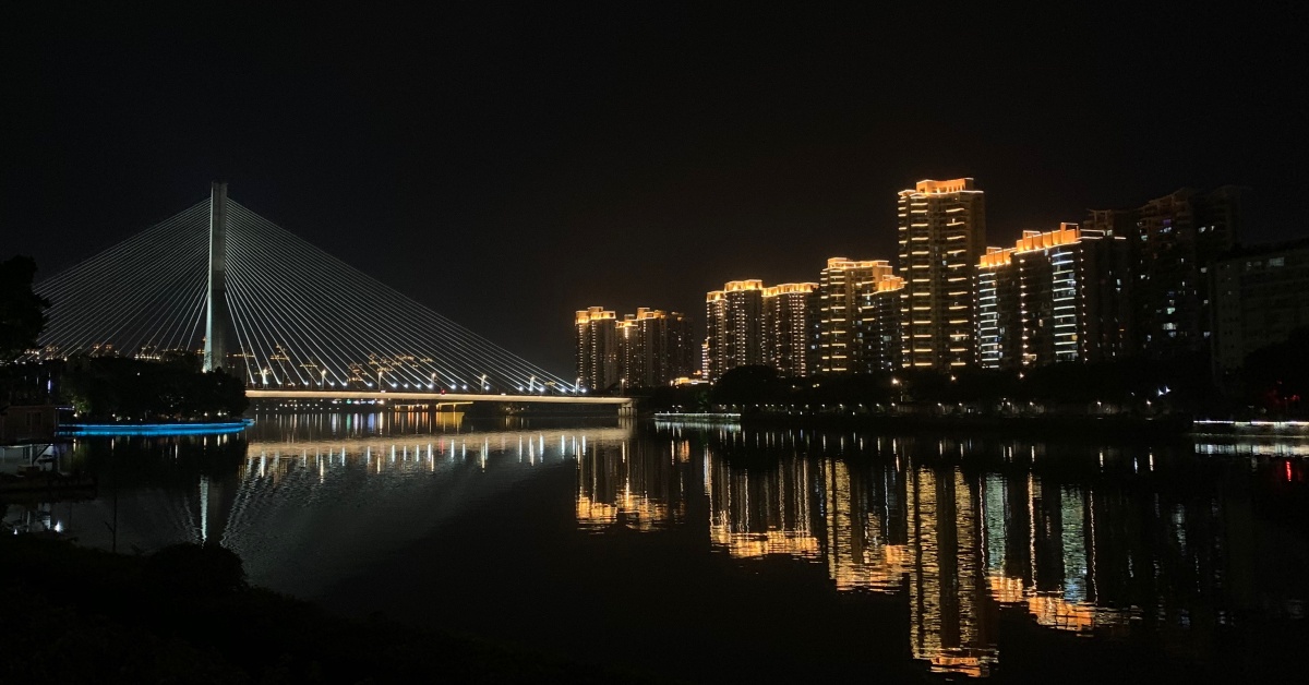 在有福之州拍摄的江滨公园极致夜景建筑物与水的倒影美丽动人