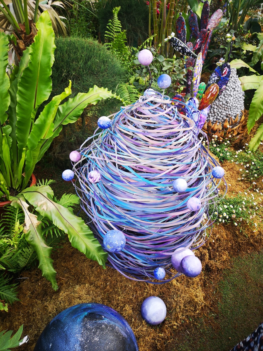 好喜欢这一波一波植物与艺术的完美结合.