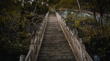 175301