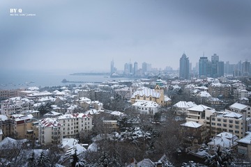 雪中的老城区