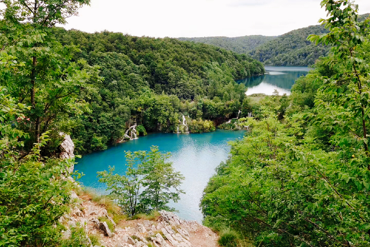 克罗地亚碧绿的十六湖景区