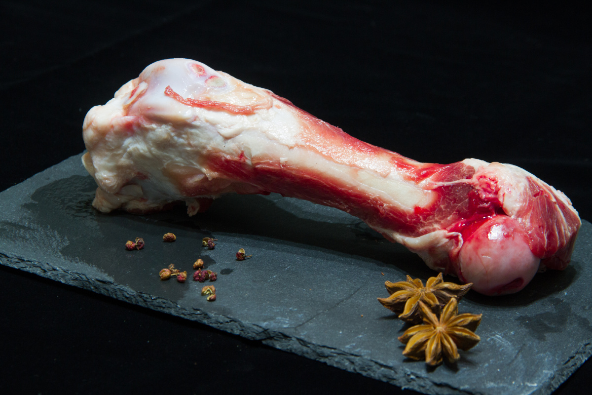 白里透着红红里透着白这大棒骨看着就很棒