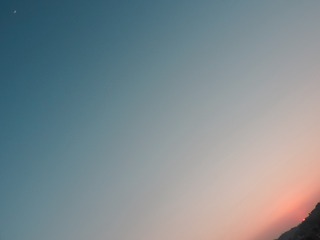 555340