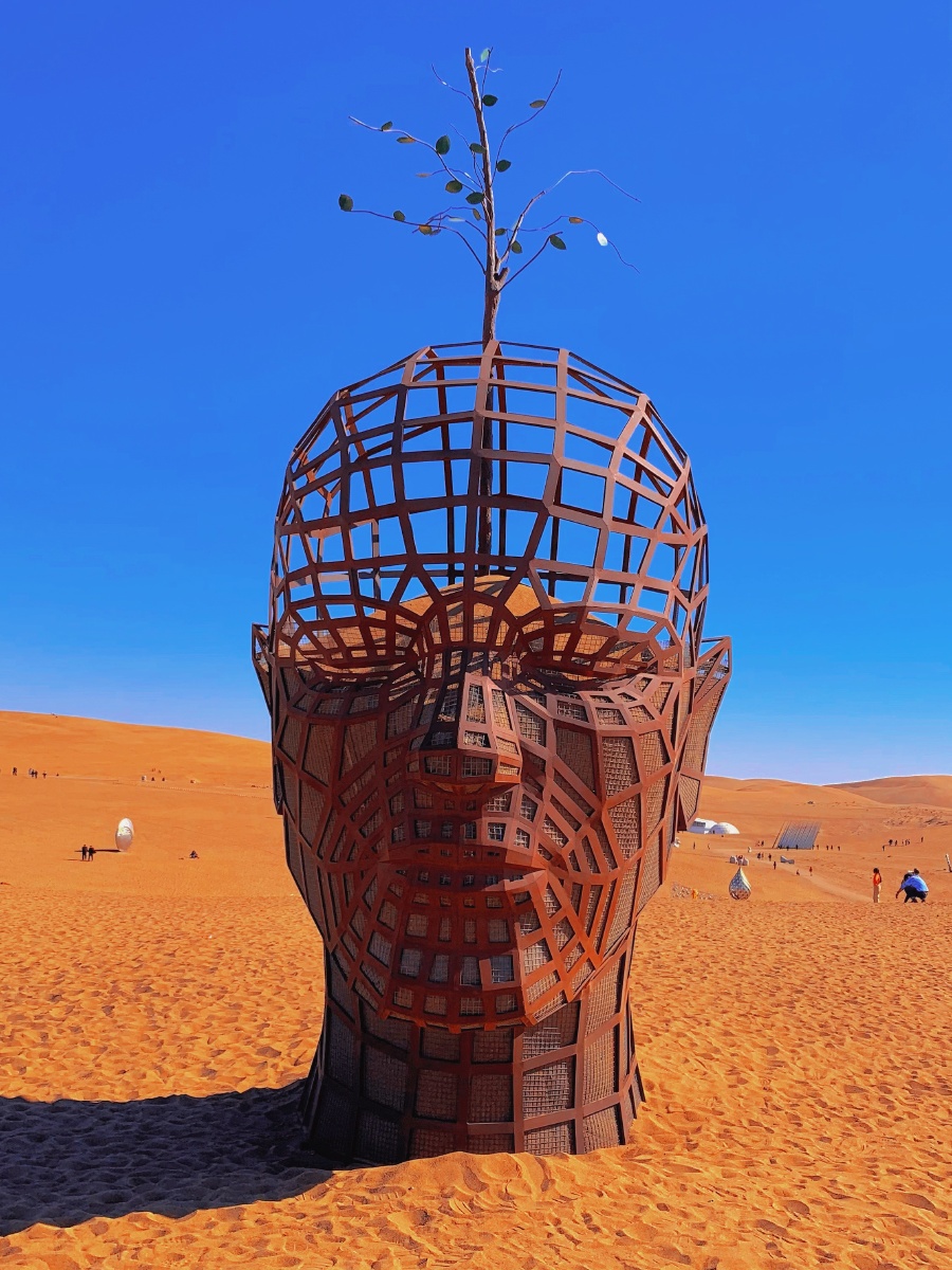 中国民勤世界级沙雕艺术群